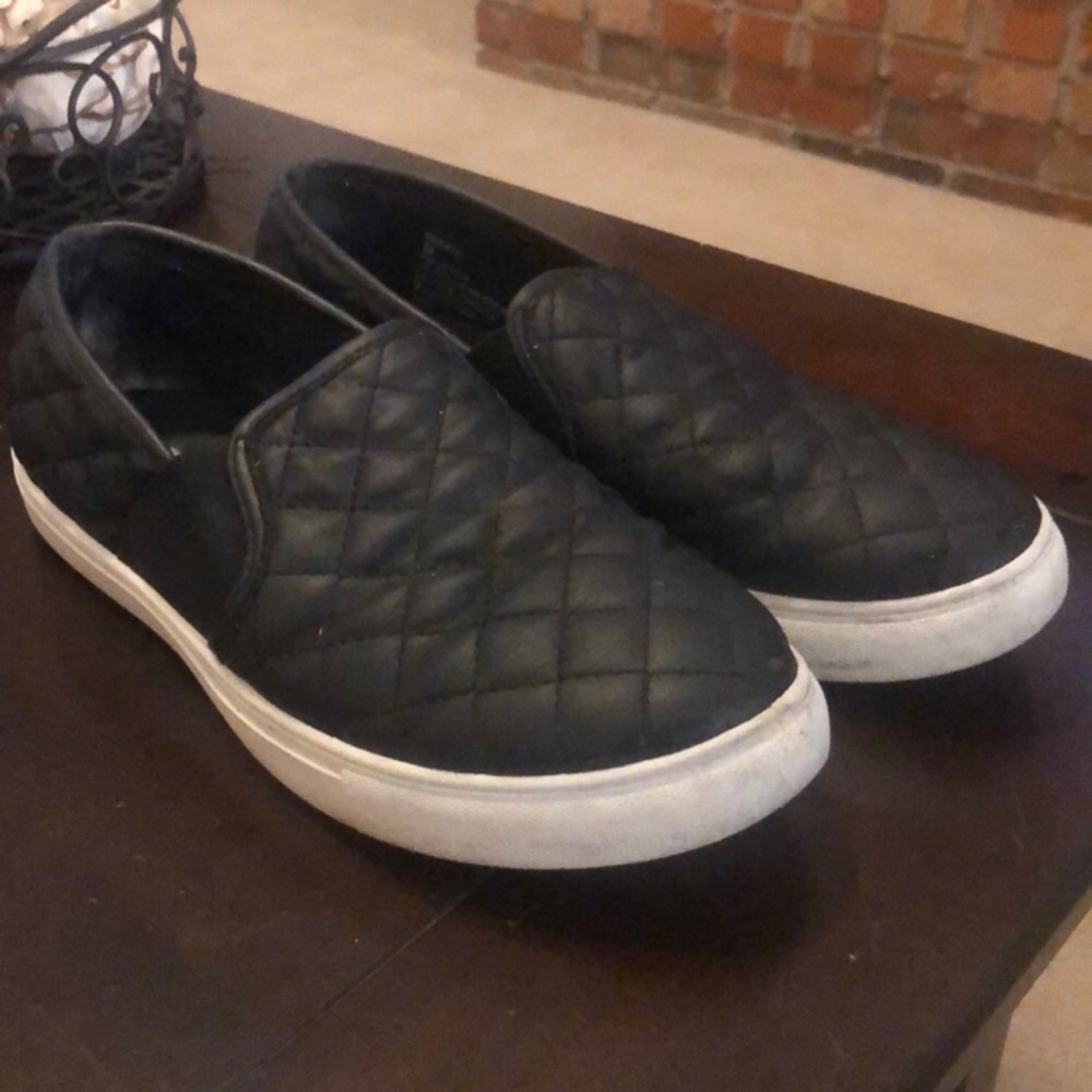 Steve Madden slip on sneakers
